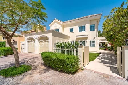 5 Bedroom Villa for Sale in Dubai Sports City, Dubai - Fully Renovated | Backing park | Large plot
