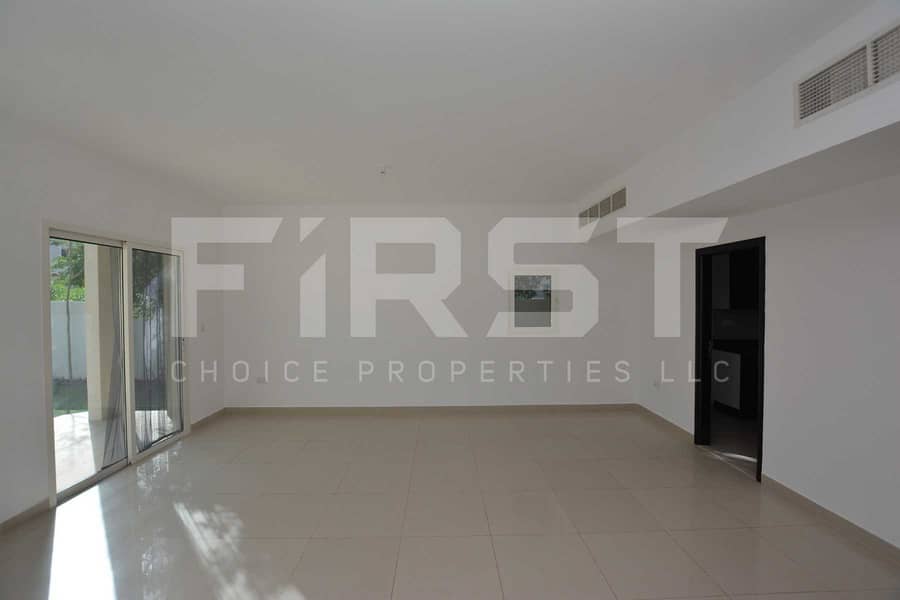 7 Internal Photo of 5 Bedroom Villa in Al Reef Villas (7). jpg