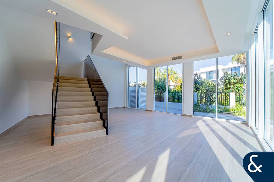 Front Row | Corner Plot | Best Location Front Row | Corner Plot | Best Location