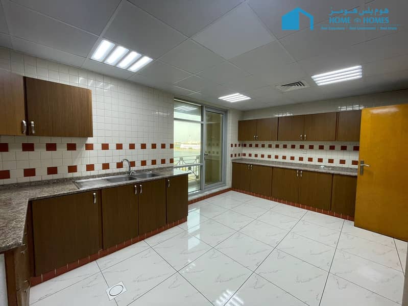14 Kitchen (B). jpeg