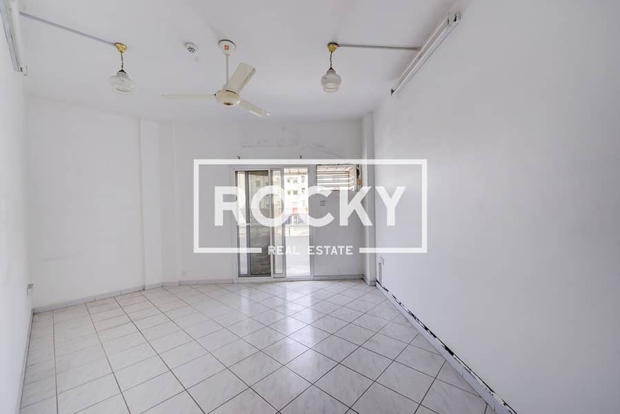 10 NAD_4872_3_4 (Copy). jpg