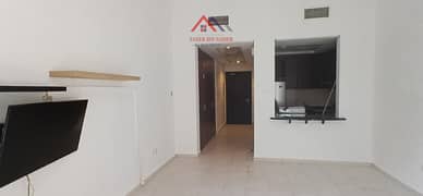 استوديو مطل على حوض السباحة | MED 92 | ديسكفري جاردنز