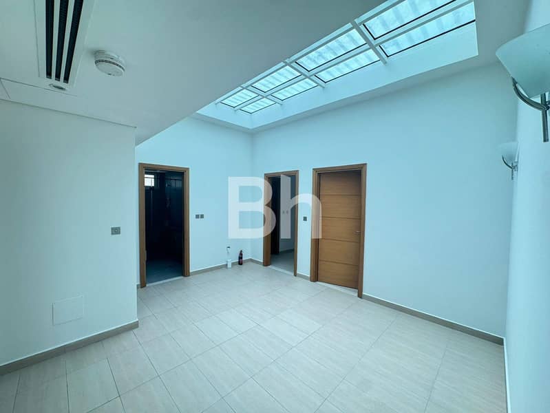 9 Image 0