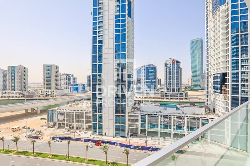 Best Studio Apartment with Dubai Canal View