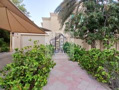 Stand Alone - 7 Bedrooms - Outside Kitchen - DRIVER