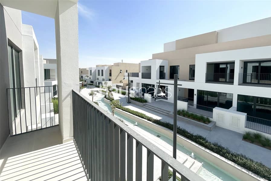 Wadi River Backing | Study | Brand New | Modern Wadi River Backing | Study | Brand New | Modern