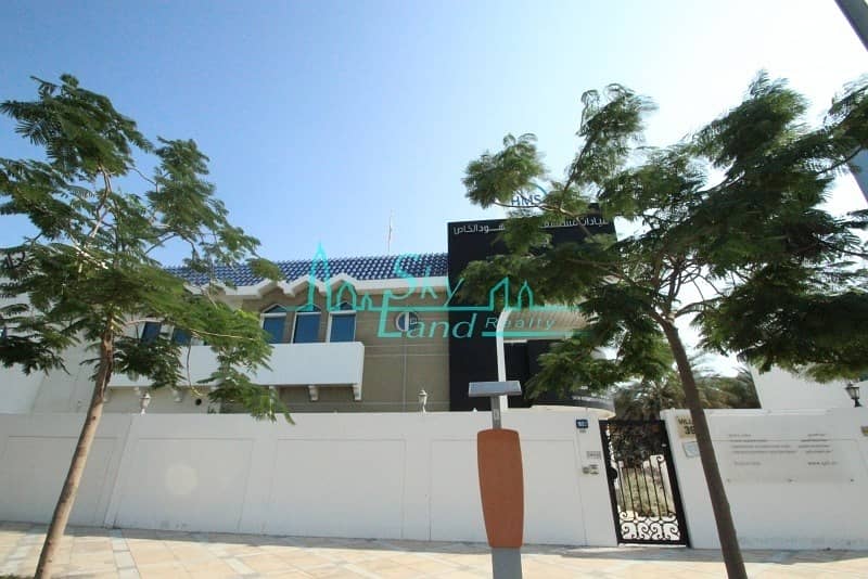 Beautiful and spacious commercial villa Jumeirah 1