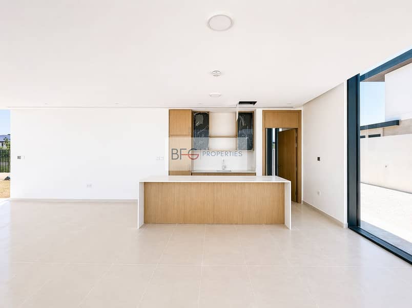 8 kitchen front. png