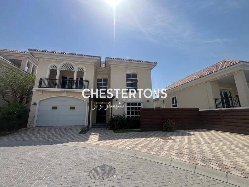 Corner 5BR Villa | Private Pool | Family Home Corner 5BR Villa | Private Pool | Family Home