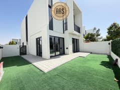 Affordable Price ! 4Bedroom Townhouse Available For Rent in La Rosa