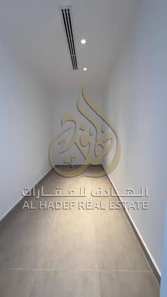 فيلا مودرن للإيجار في الحوشي الشارقة | 5 غرف ماستر | 3 طوابق | أول ساكن | تكييف وغاز مركزي