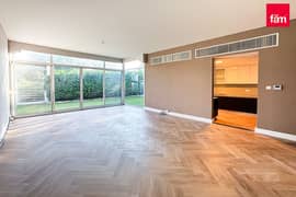 4 Beds Plus Maid Plus Study I On The Pool I Vacant