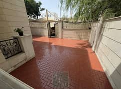 فيلا عصرية في البطين | 7 غرف نوم رئيسية | حديقة داخلية