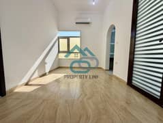 غرفة وصالة مدخل خاص اول ساكن مدينة الرياض