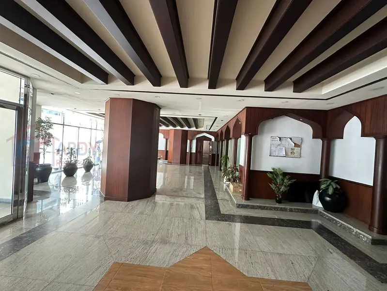 Available Spacious 2 bed in Mankhool area near Spinneys