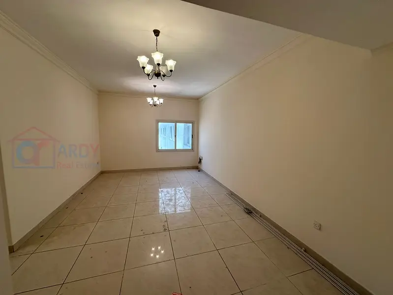 Available Spacious 2 bed in Mankhool area near Spinneys