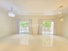 Stylish Modern Villa|Private Pool|Parkside Living