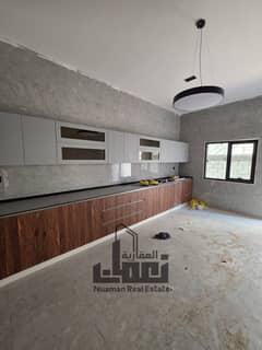 فيلا للبيع فى حوشى بمساحة 5100قدم 5غرف نوم ماستر السعر 330000درهم