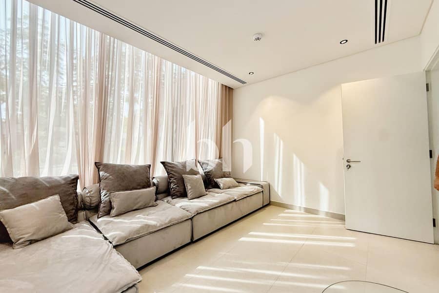 3 images image img
