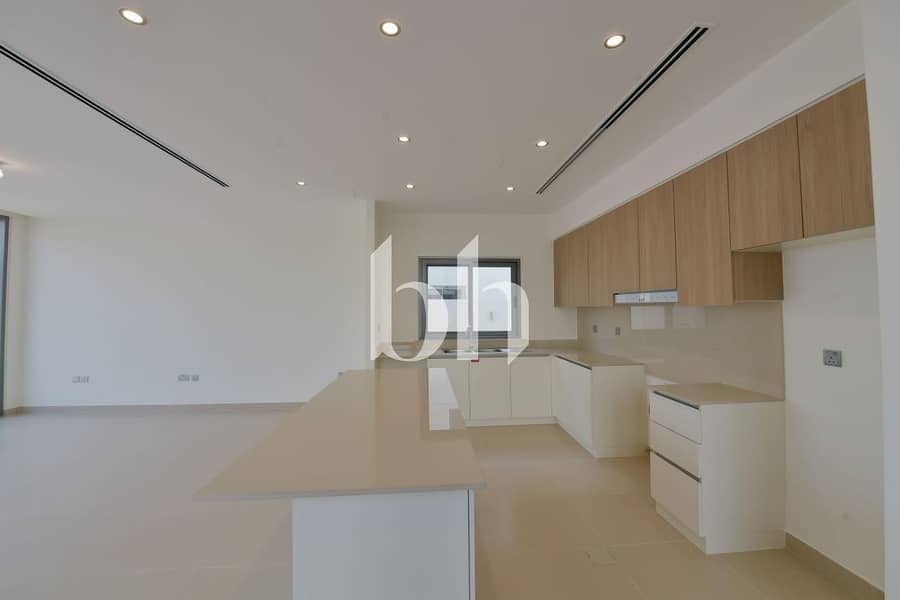 4 Image 0