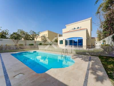 فیلا 4 غرف نوم للايجار في جميرا بارك، دبي - فیلا في فلل رويال بارك،جميرا بارك 4 غرف 500000 درهم - 14943201