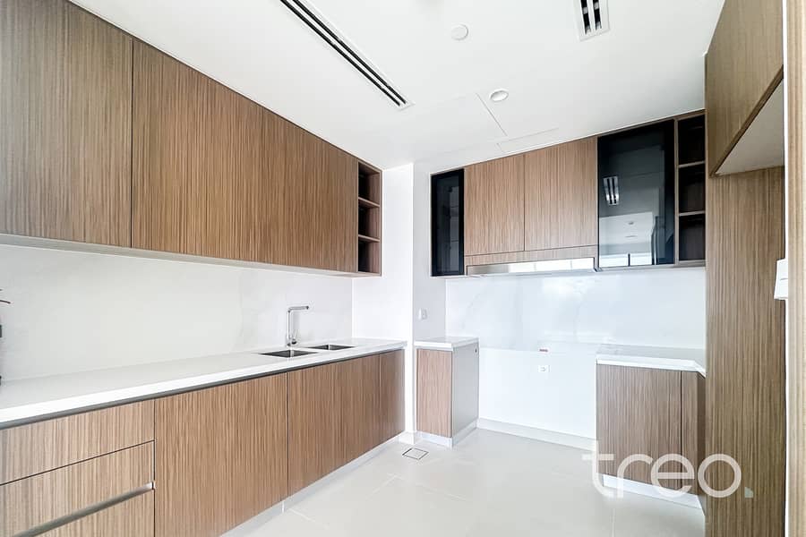 3 2304 Palace Residences - North, The Lagoons - 4. jpg
