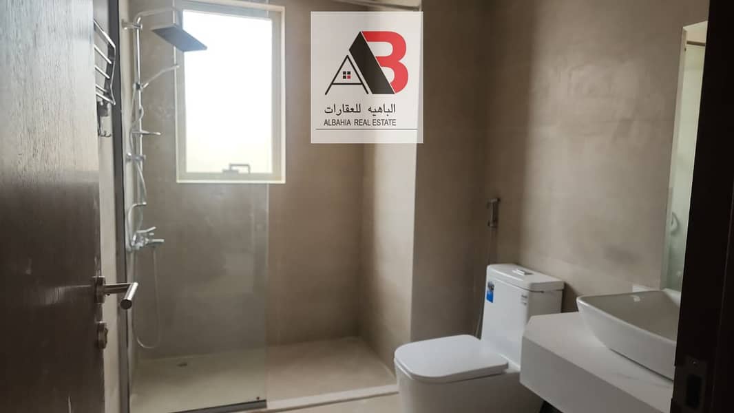 22 Master Bathroom. jpeg