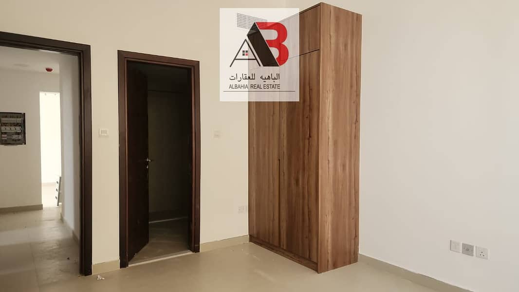 24 Master Bedroom. jpeg