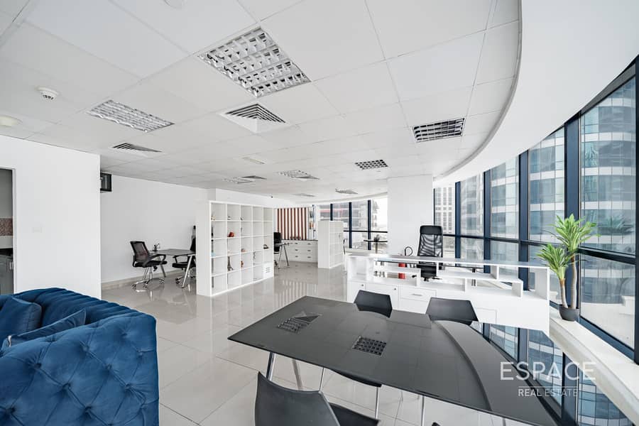 Vacant Now | Furnished | Panoramic Views Vacant Now | Furnished | Panoramic Views