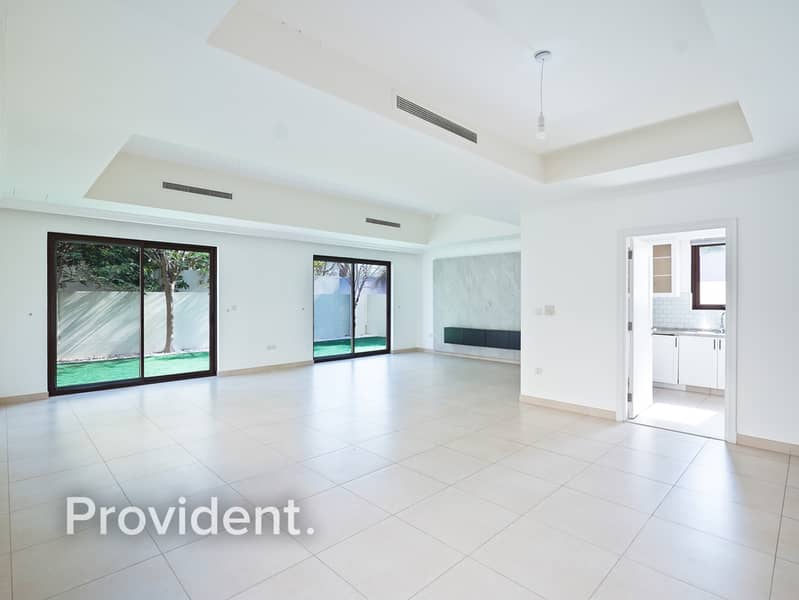 Modern Finish | Single Row | Prime Location Modern Finish | Single Row | Prime Location