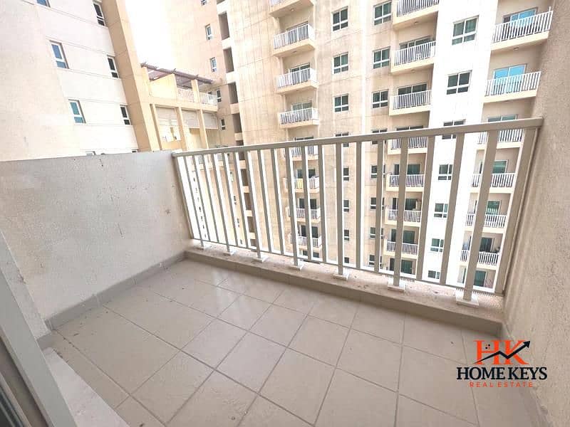 5 Balcony. jpeg
