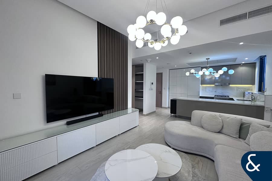 Upgraded | Vacant | Furnished | Corner Unit Upgraded | Vacant | Furnished | Corner Unit