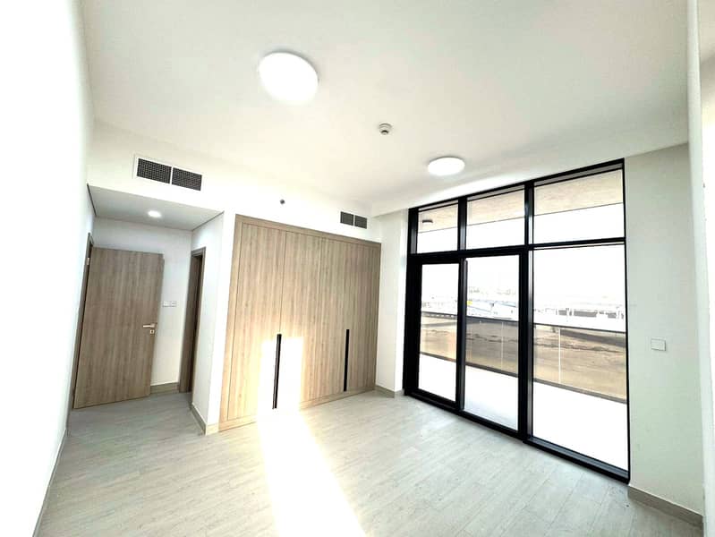 Large layout | 2 BR + M | luxury building - Więcej