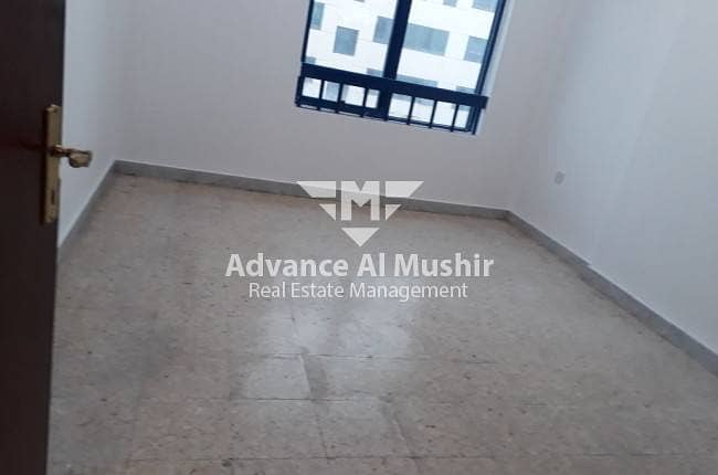 Spacious and Nice 3BHK Apartment in Electra St for 85