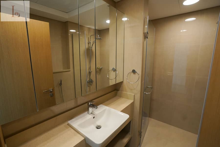 Waterfront Living | Bright 1 BR | Ready to Move In - Image 6