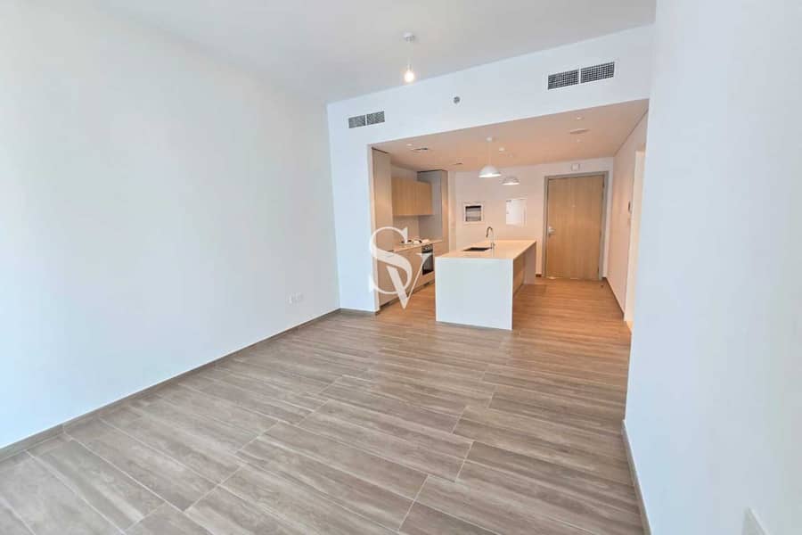 Near Park | White Goods | Spacious | High Floor Near Park | White Goods | Spacious | High Floor