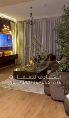 الإطلالة: إطلالة بحرية كاملة (Full Sea View) المساحة: 1950 قدم مربع 1745.86 قدم مربع موقع مميز على الكورنيش إطلالة مباشرة على البحر مس