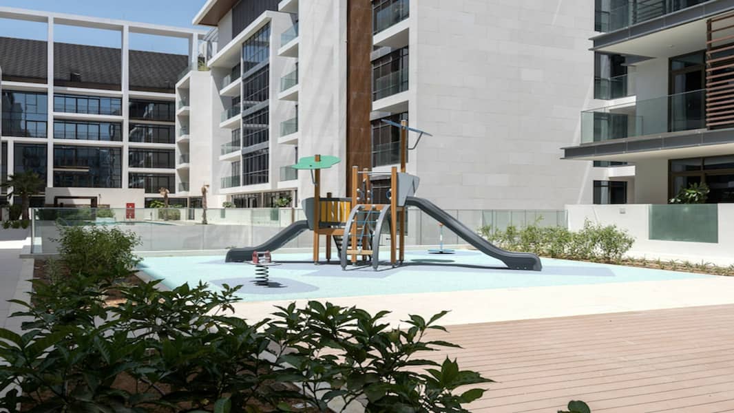 37 Citywalk pool 4. jpg