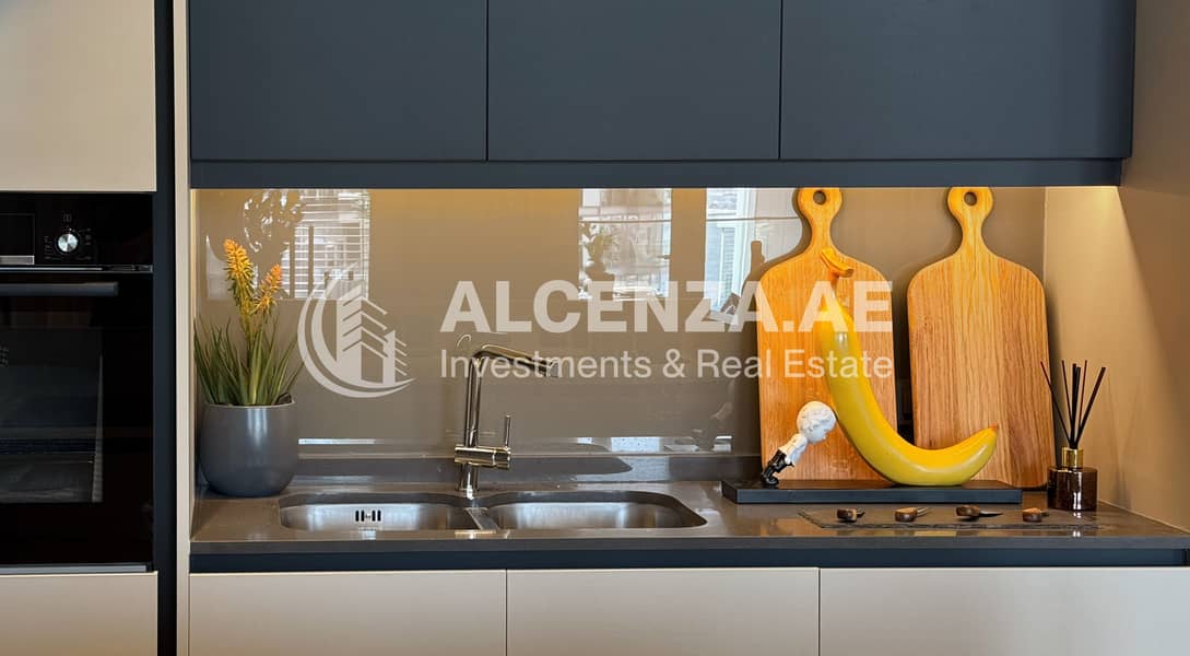 8 Kitchen_. jpg