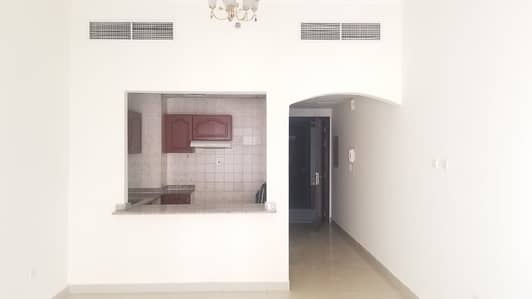 Studio with balcony for rent in CBD building Studio with balcony for rent in CBD building