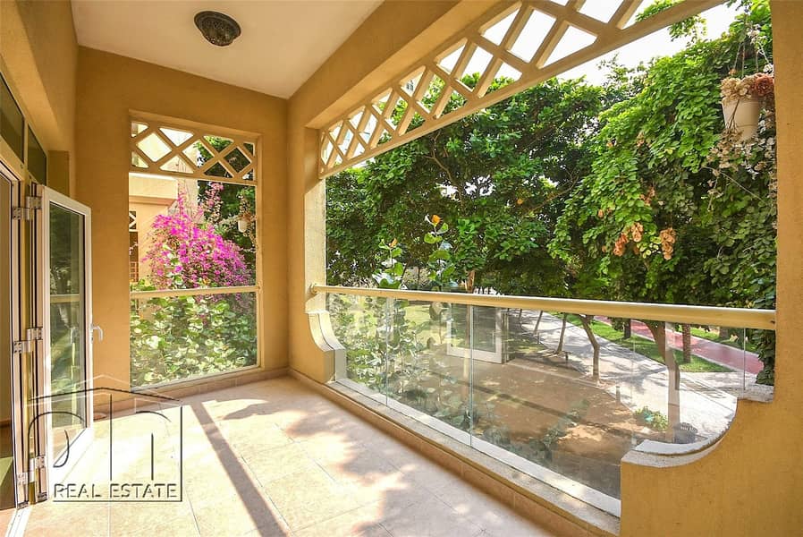 Gorgeous Garden View | 2 Bed + Maids | Vacant