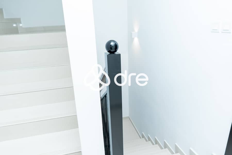 24 DRE08437. jpg