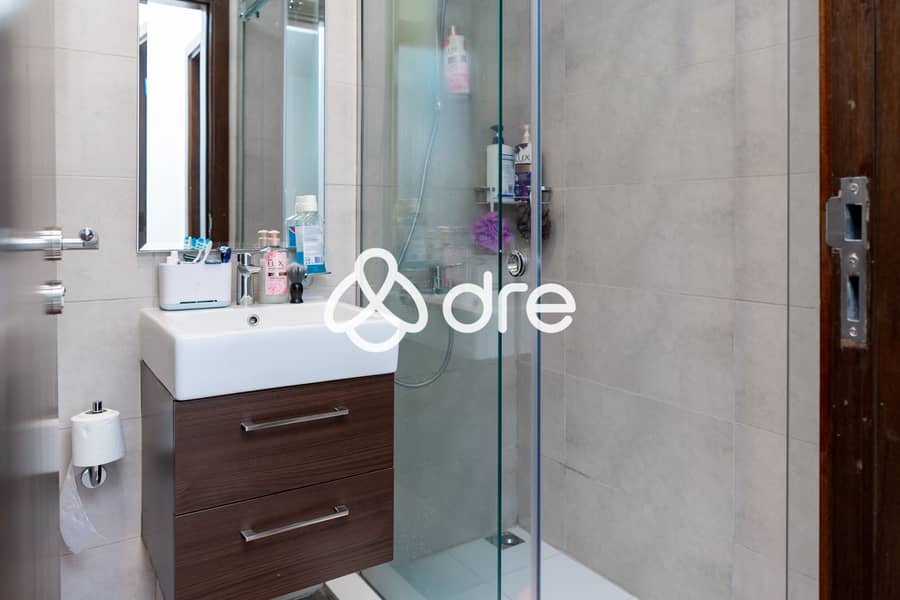 29 DRE08449. jpg