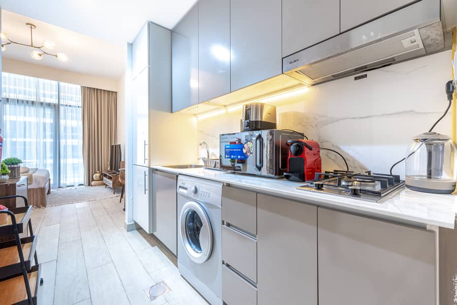 7 Kitchen 1. jpg