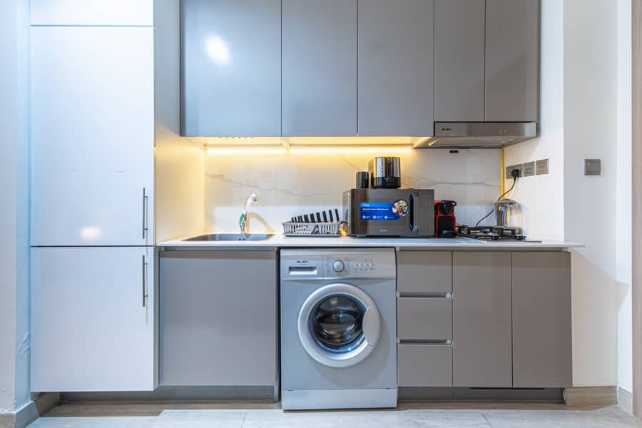 9 Kitchen 2. jpg