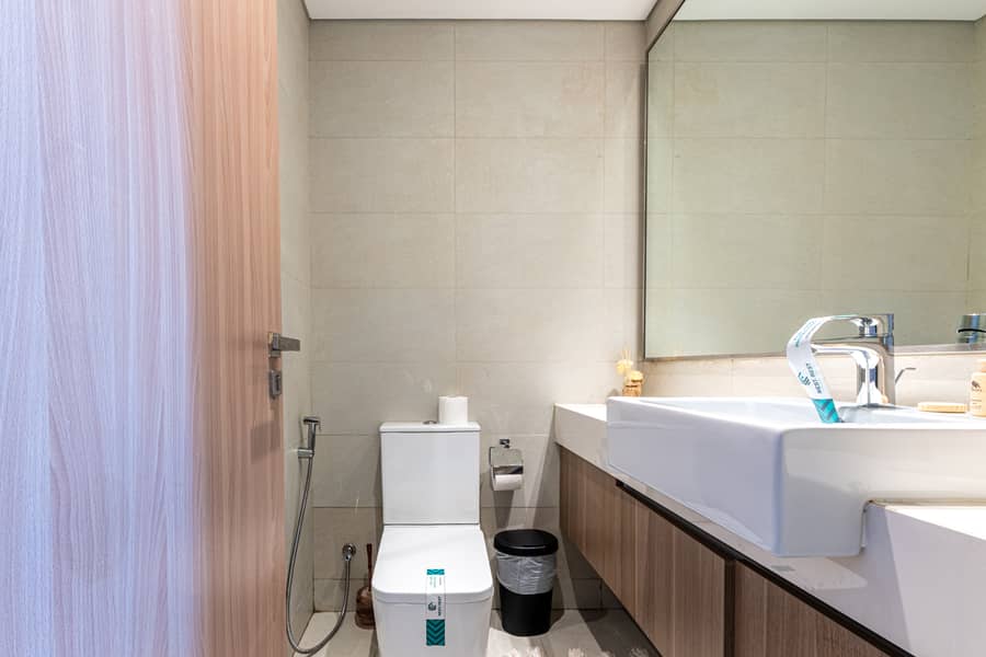 12 Washroom 2. jpg