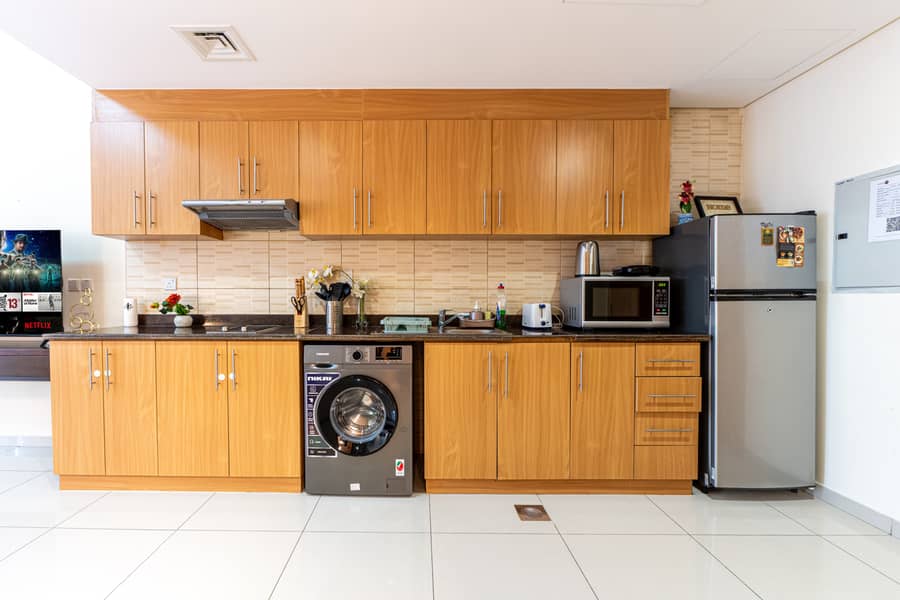 10 Kitchen 2. jpg