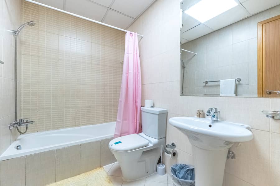 12 Washroom 1. jpg