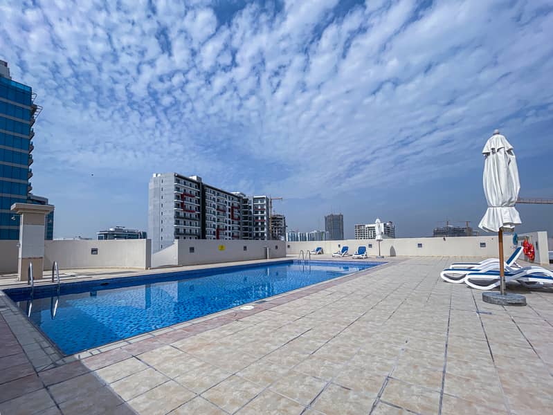 18 Swimming Pool 2. jpg