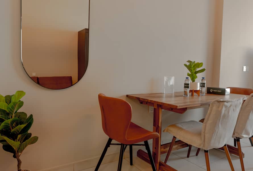 11 Dining 4. jpg